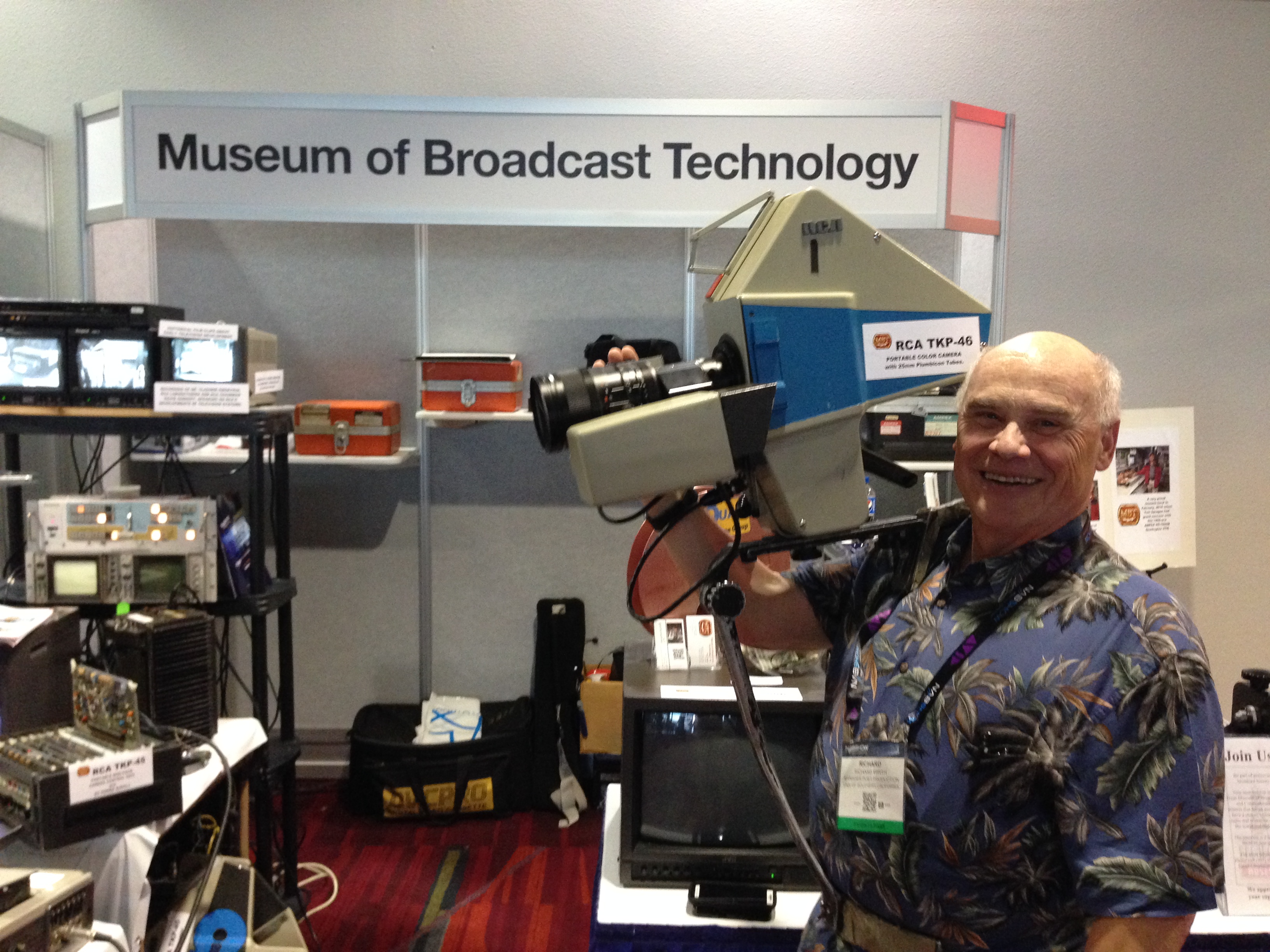 The author "tries on" an RCA TKP-46. Like its cousin from Noreldo (Phillips), the PCP-70, these cameras were not meant to be held but worn.