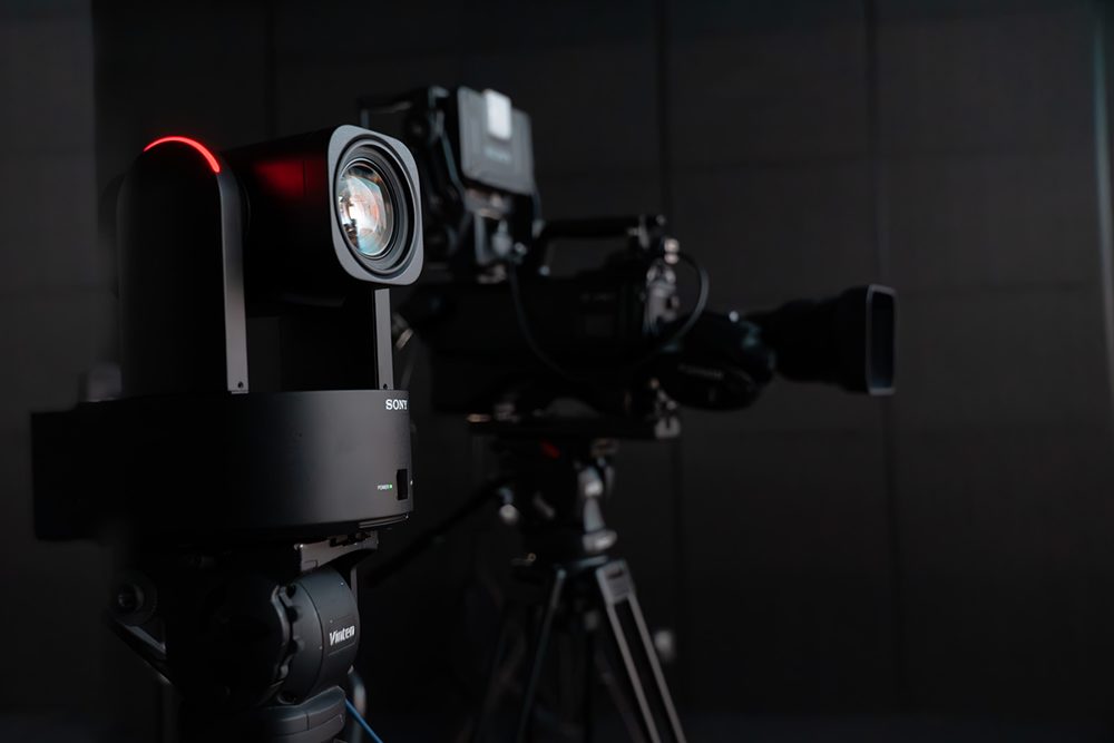 How are Sports, Faith and Broadcast Applications Utilizing the Sony BRC-AM7 and HXC-FZ90 Cameras? 7 How are Sports, Faith and Broadcast Applications Utilizing the Sony BRC-AM7 and HXC-FZ90 Cameras? 7