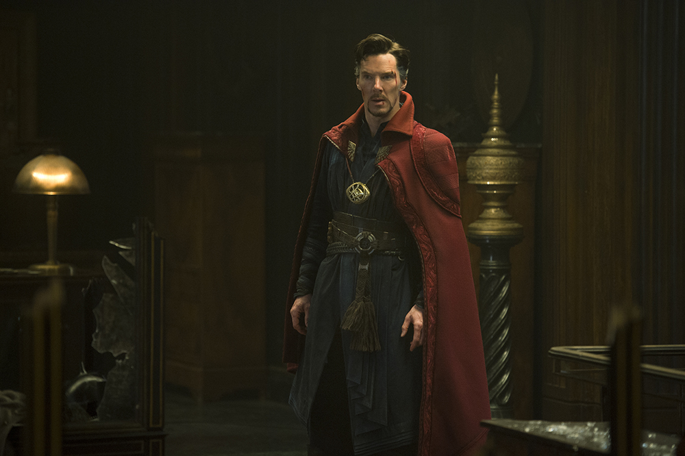 Marvel's DOCTOR STRANGE..Doctor Stephen Strange (Benedict Cumberbatch)..Photo Credit: Jay Maidment..©2016 Marvel. All Rights Reserved.