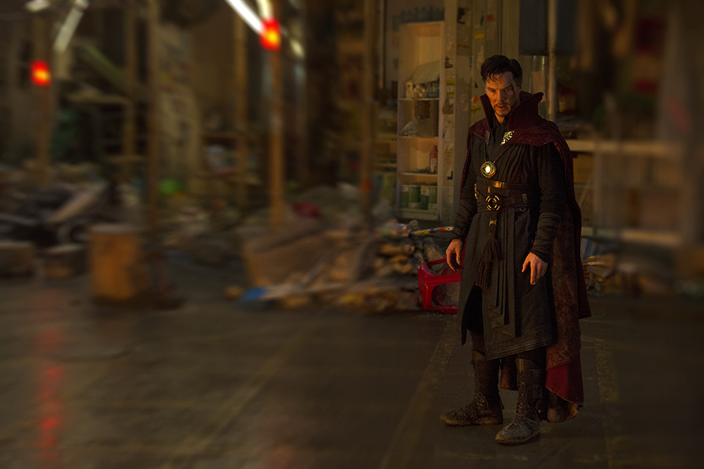 Marvel's DOCTOR STRANGE..Doctor Stephen Strange (Benedict Cumberbatch)..Photo Credit: Jay Maidment..©2016 Marvel. All Rights Reserved.