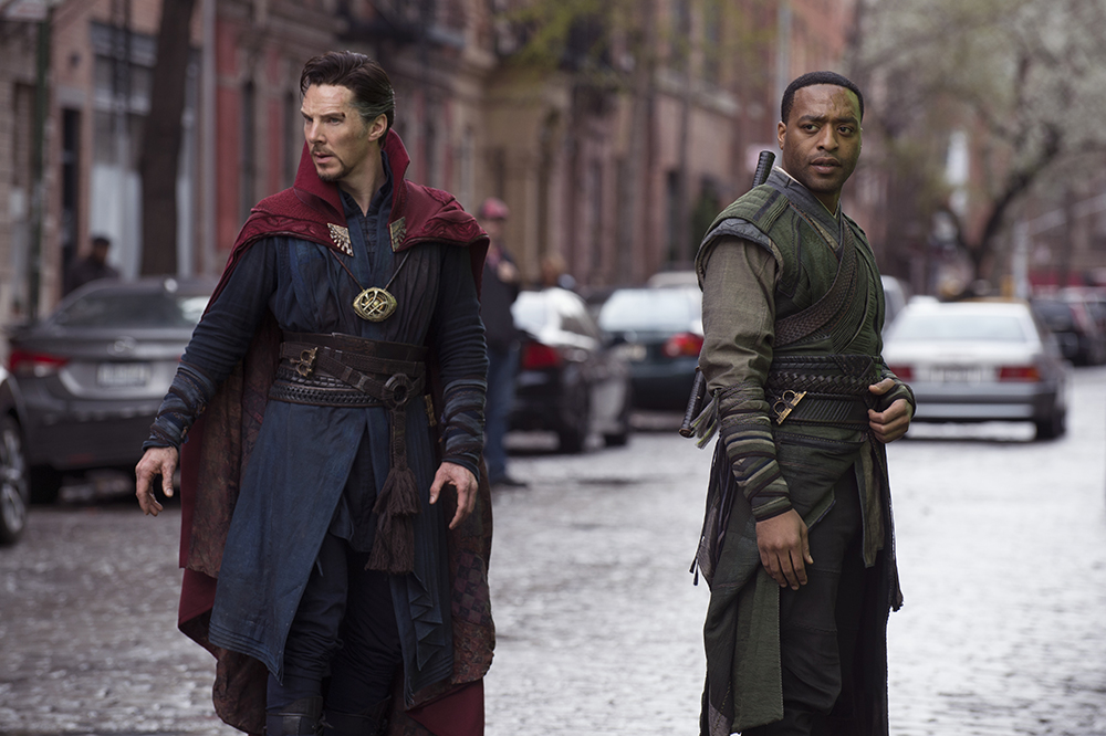 Marvel's DOCTOR STRANGE..L to R: Doctor Stephen Strange (Benedict Cumberbatch) and Mordo (Chiwetel Ejiofor) ..Photo Credit: Jay Maidment..©2016 Marvel. All Rights Reserved.