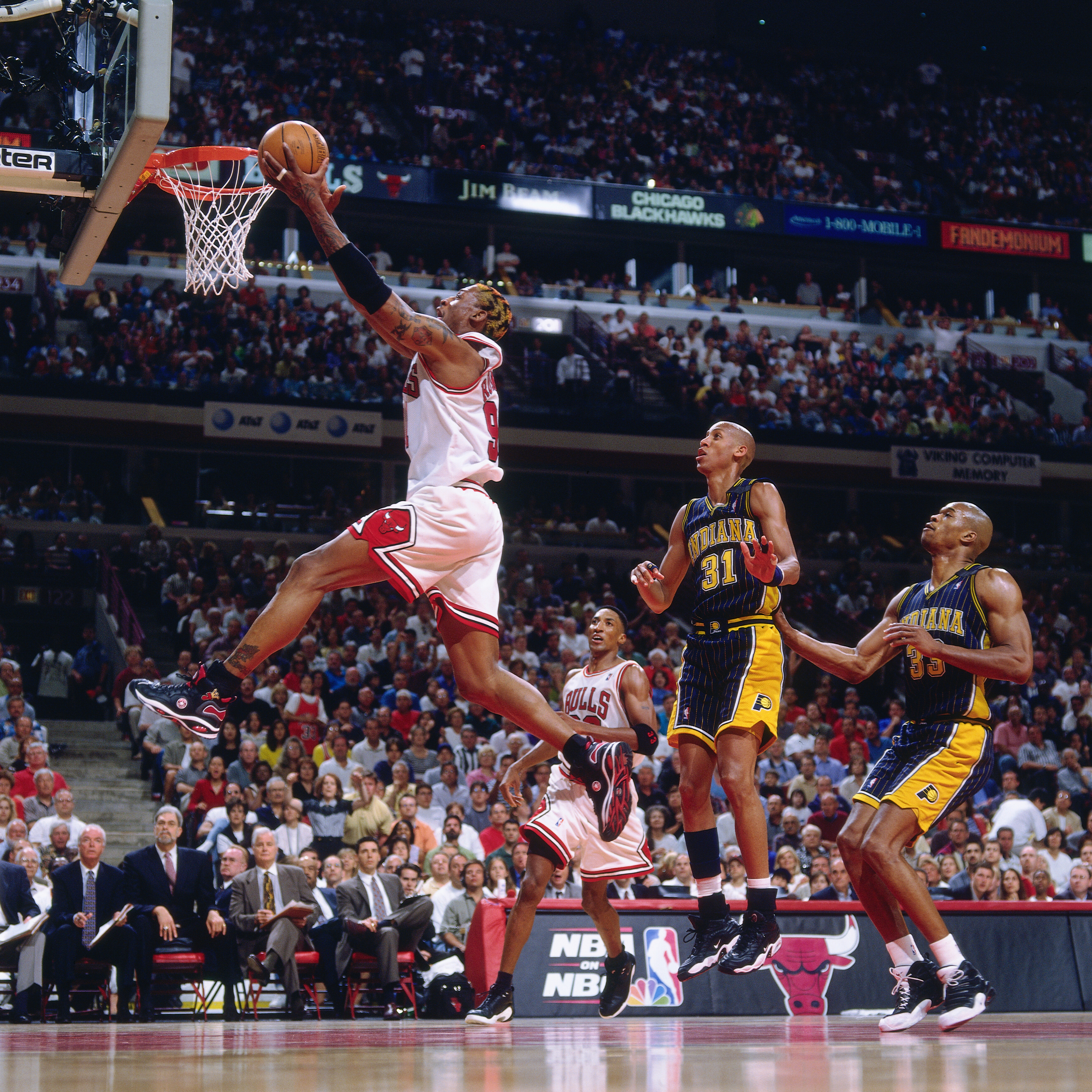 1998-nba-eastern-conference-finals-game-one-indiana-pacers-v-chicago-bulls-3