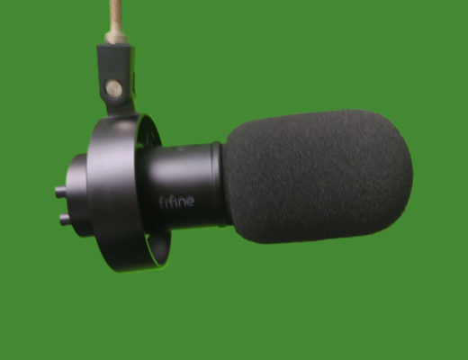 Review: FiFine K688 dynamic hybrid studio mic with shockmount and A7WS 12
