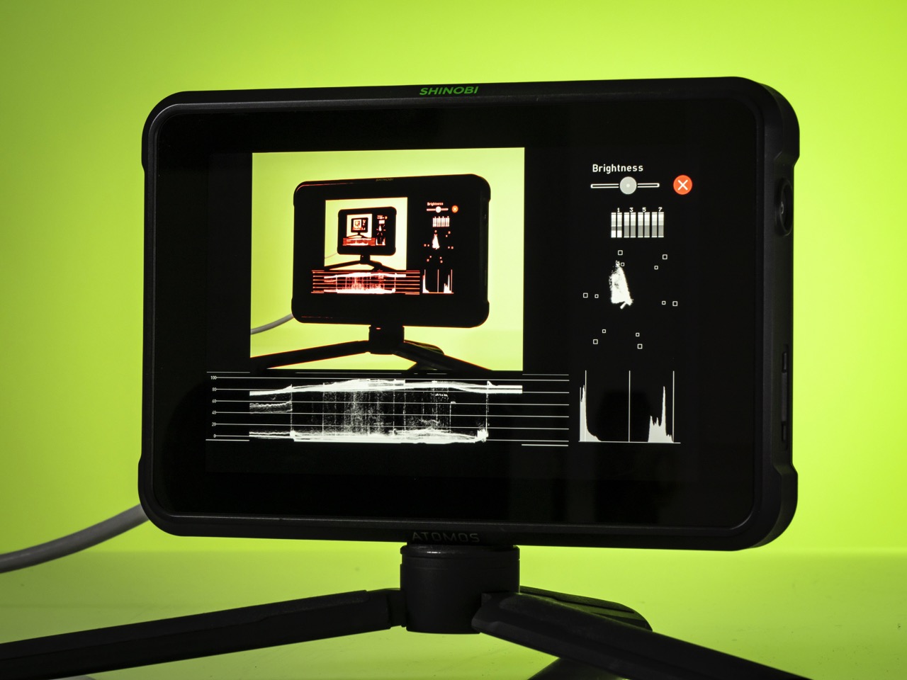 Review: Atomos Shinobi 7 11