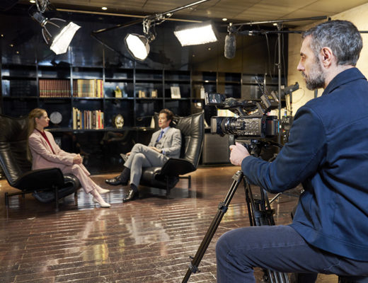How has Sony’s PXW-Z300 taken the lead in news and documentary shooting? 5