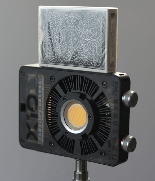 REVIEW: Zhiyun Molus X100 bi-color LED Fixture 1