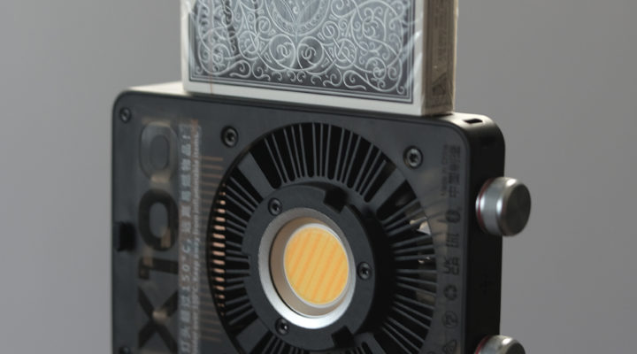 REVIEW: Zhiyun Molus X100 bi-color LED Fixture 4