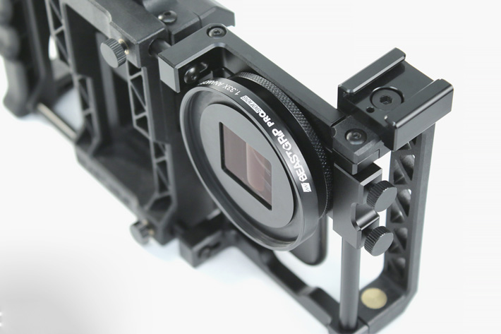 A Beastgrip Anamorphic lens for your smartphone