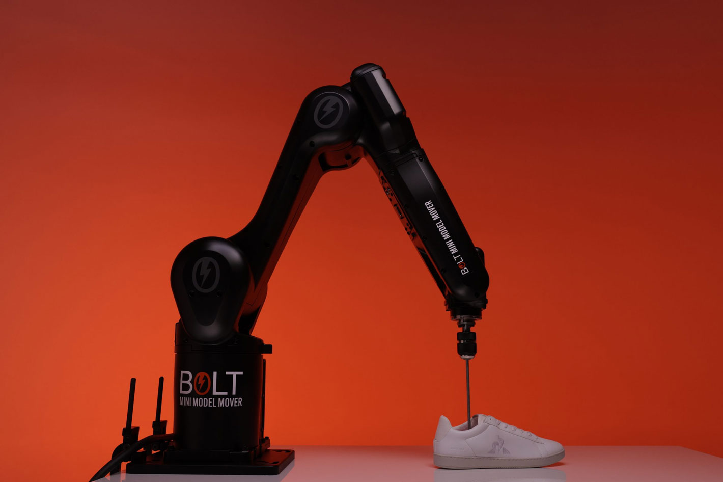 Bolt Mini Model Mover: the smallest robotic arm from MRMC