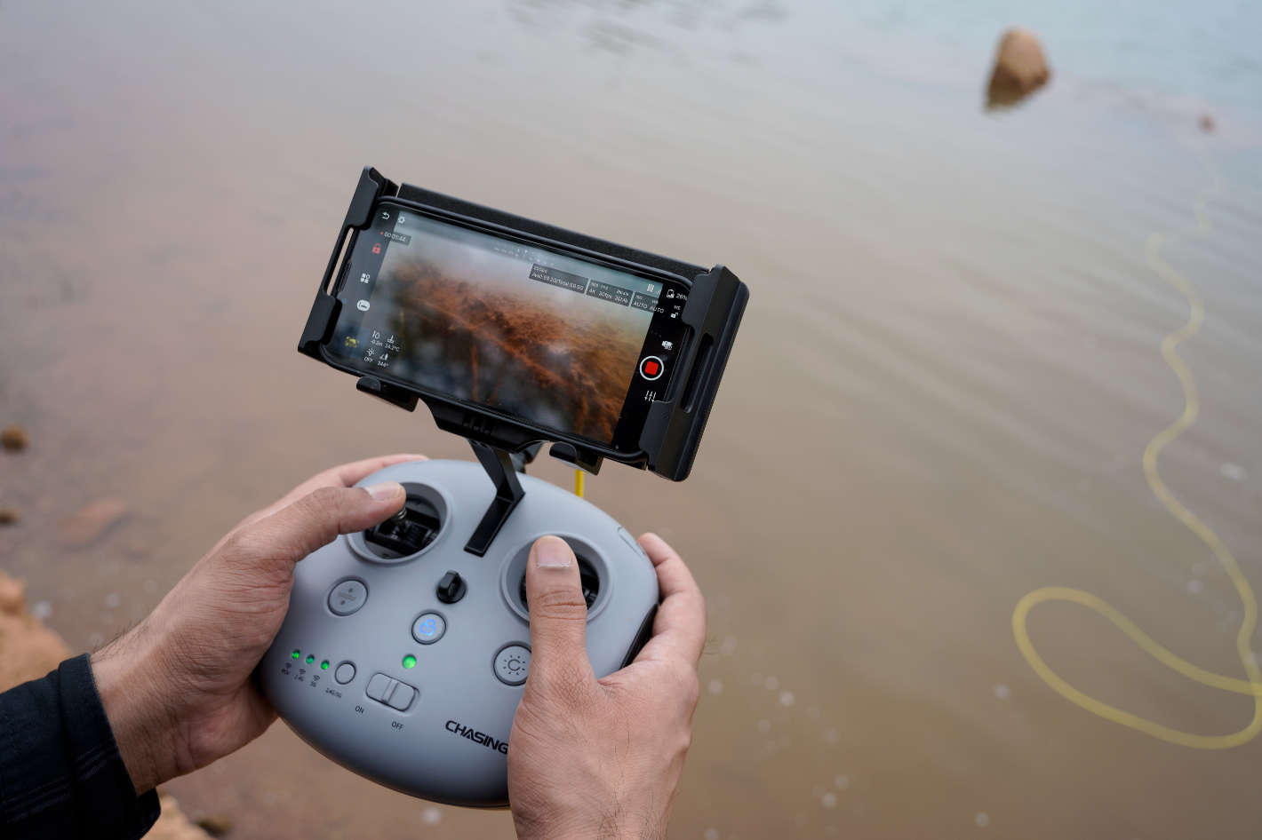 Chasing M2S : a new drone for underwater photography