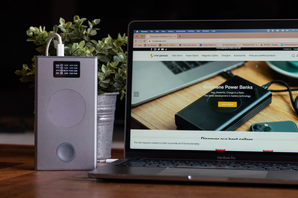 Flash Pro and Flash Pro Plus: the world’s most powerful power banks by ...