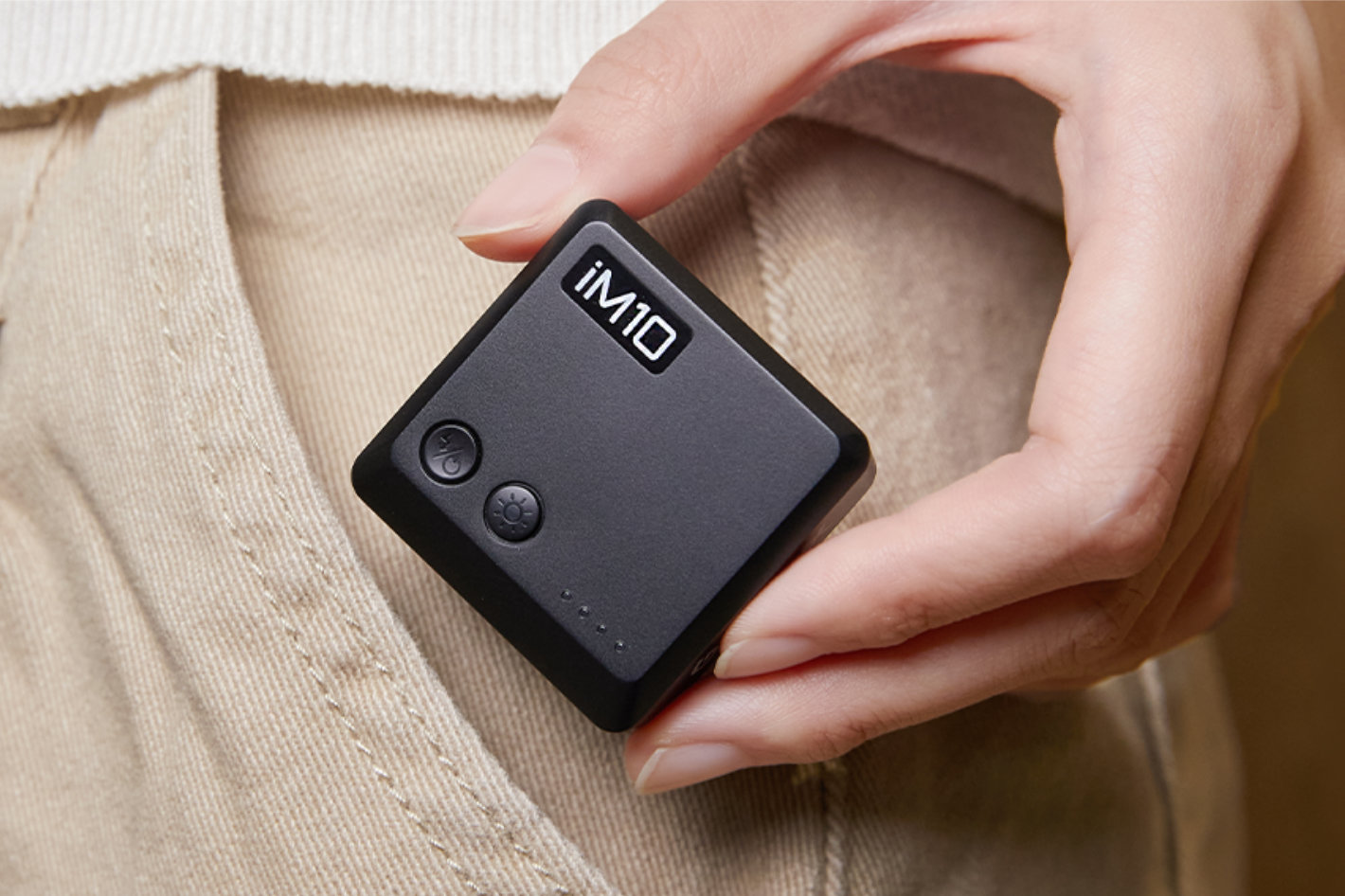 Godox iM10: a small universal flash for your photography
