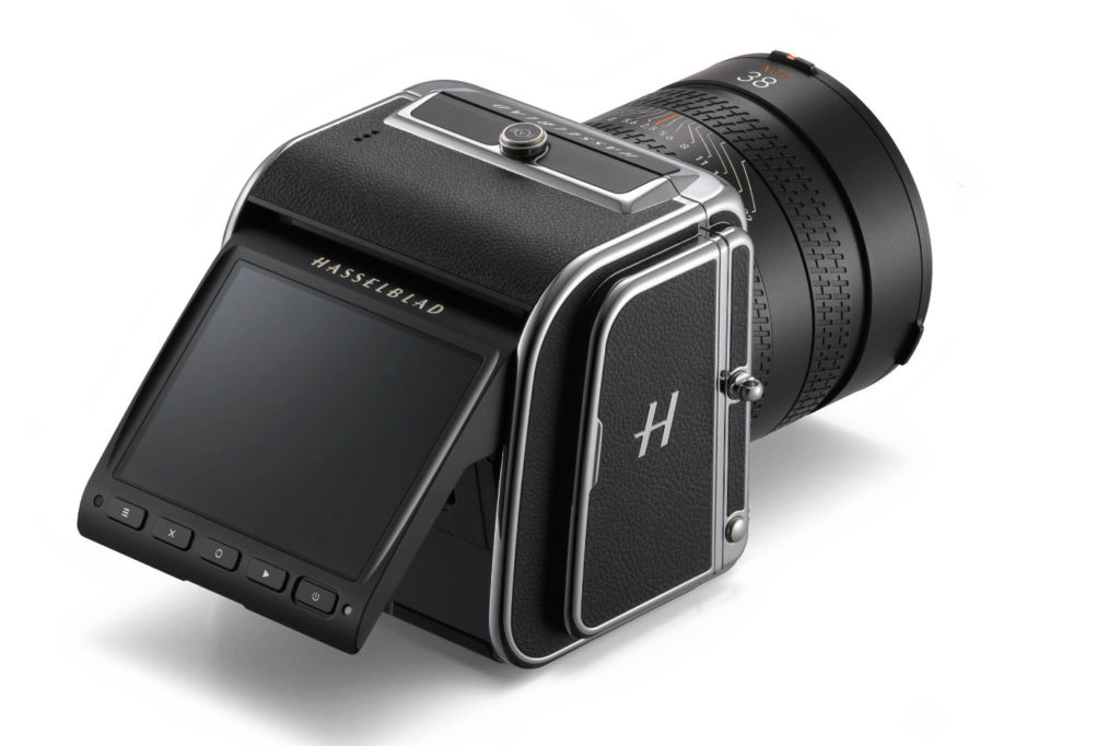 Hasselblad 907X & CFV 100C: the smallest medium format camera