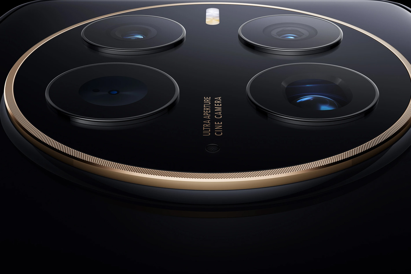 HUAWEI Mate 50 Pro has a camera lens with variable aperture