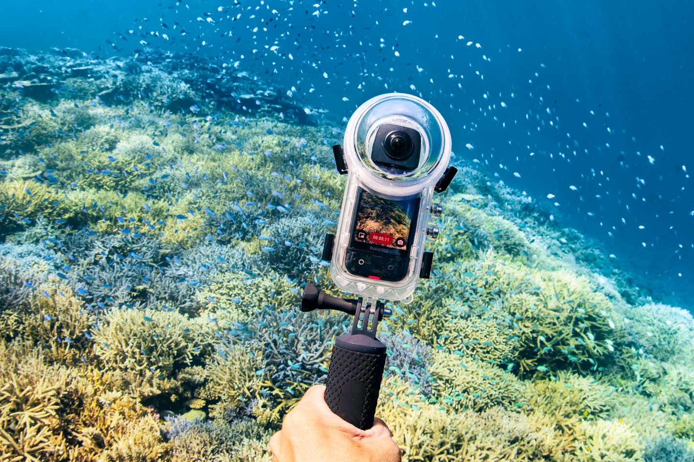 Insta360 X3 Invisible Dive Kit for crystal clear 360 footage