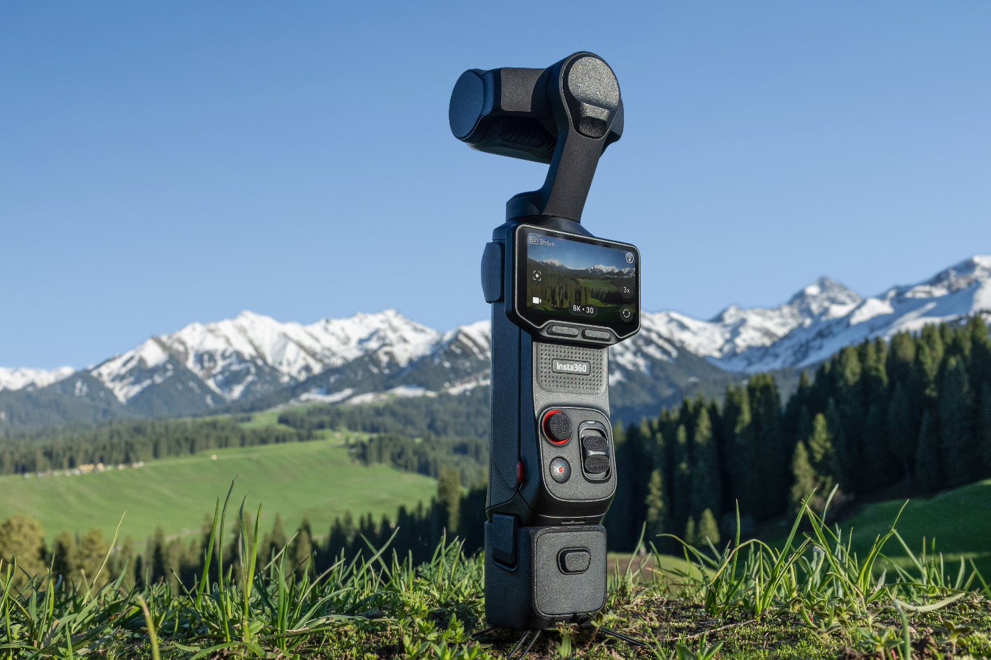 Insta360 Luna Ultra: new gimbal camera for mobile filmmaking