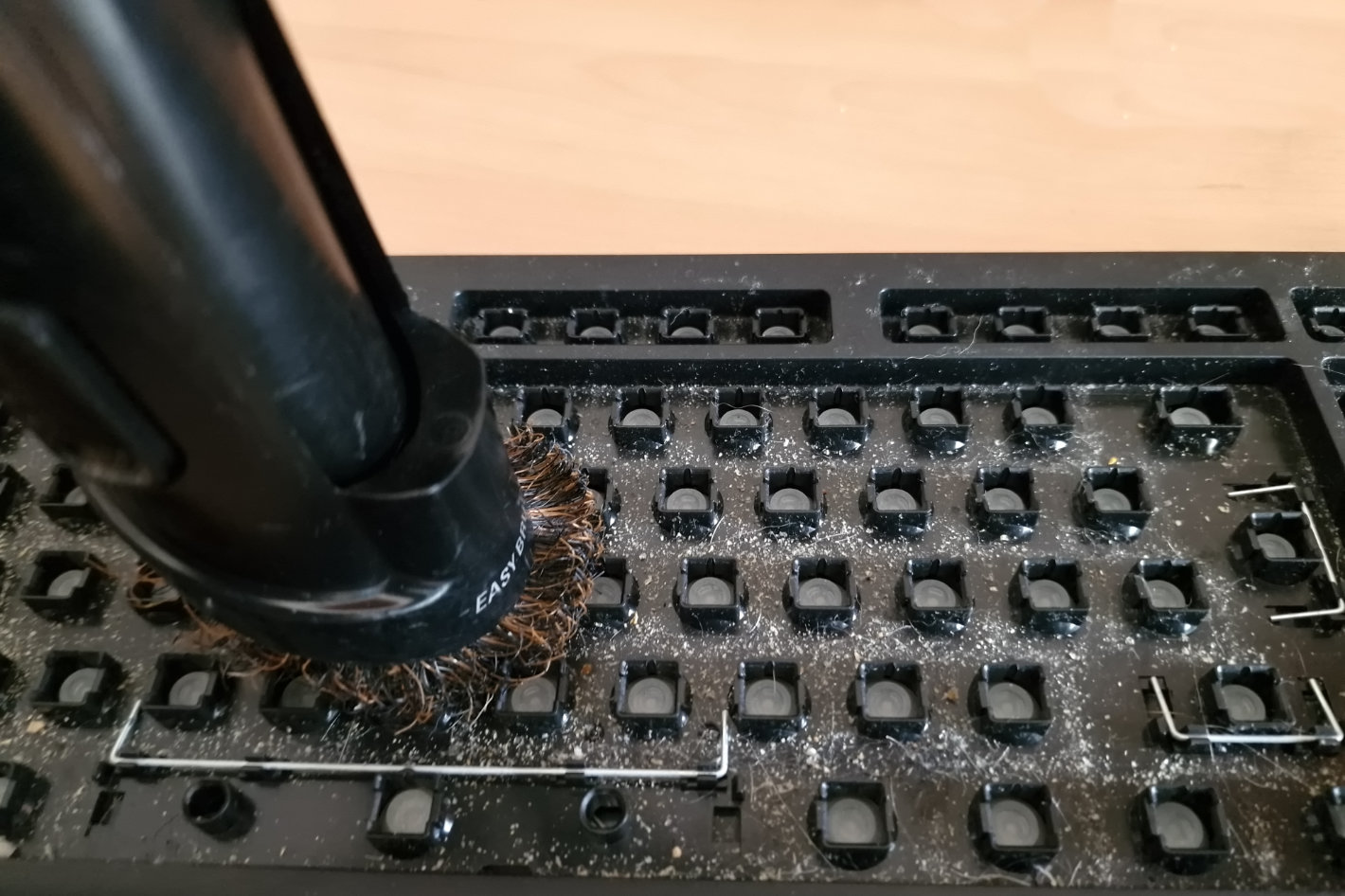 An easy guide to clean your keyboard