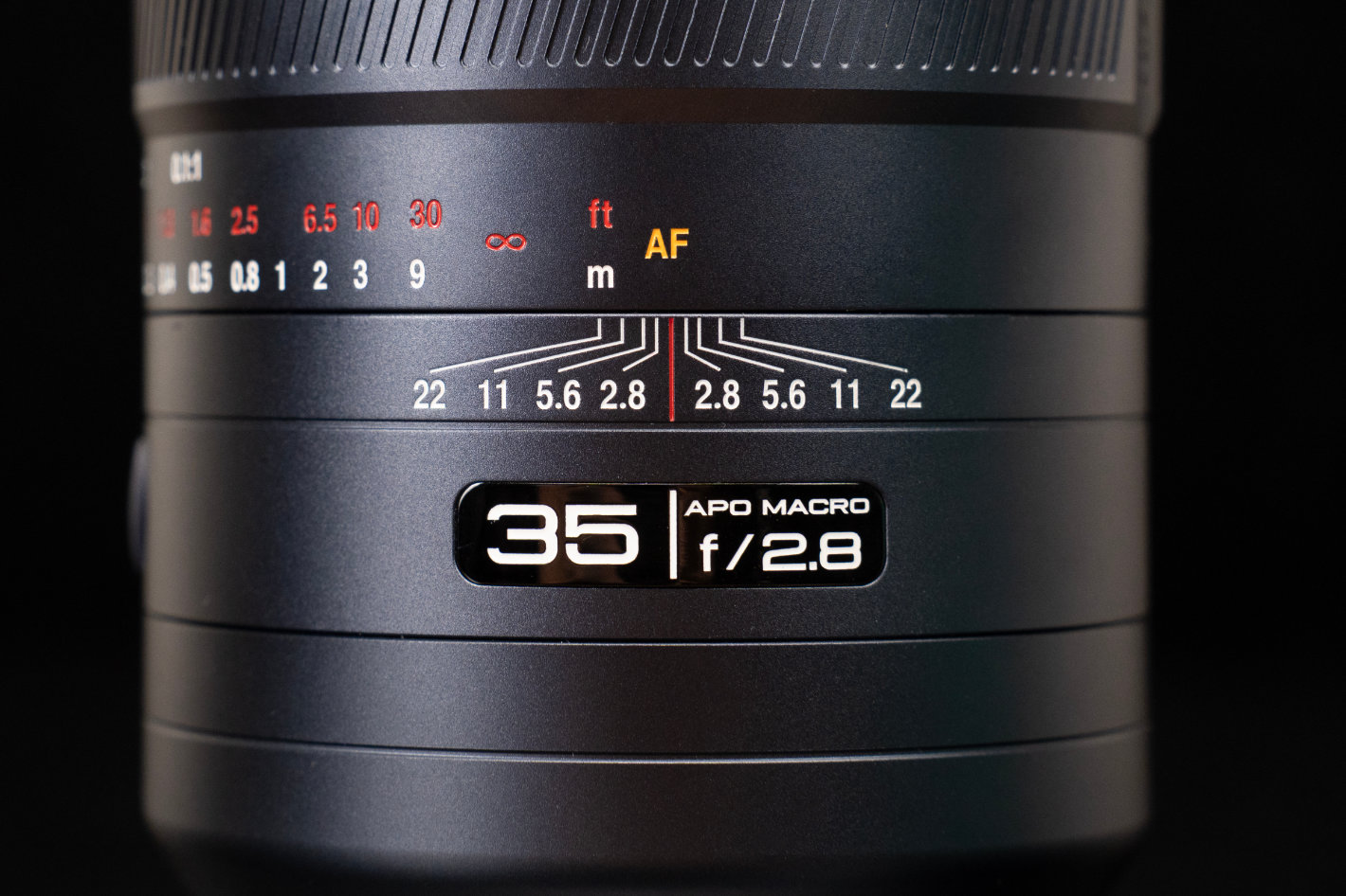 Laowa ACRIS: the world's first full-frame AF 35mm 1:1 macro