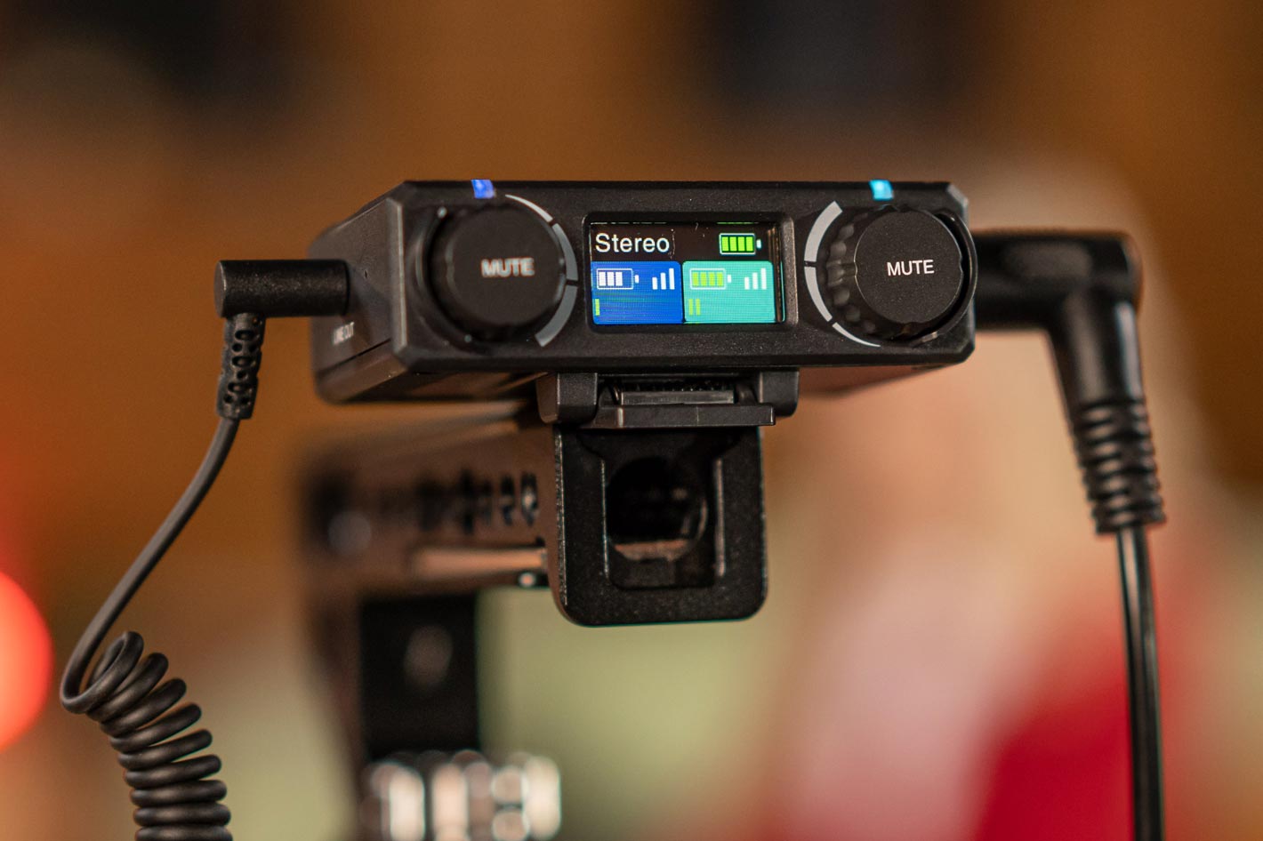 LARK 150: Hollyland's first wireless microphone system by Jose Antunes -  ProVideo Coalition