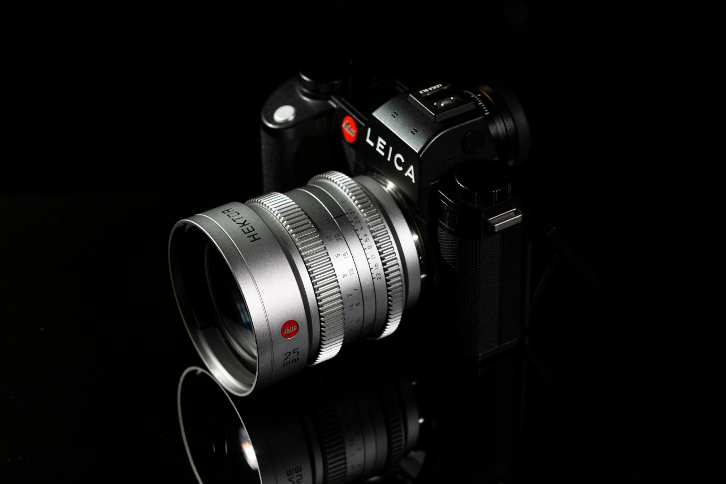 Leitz Cine enters mirrorless market with HEKTOR prime lenses