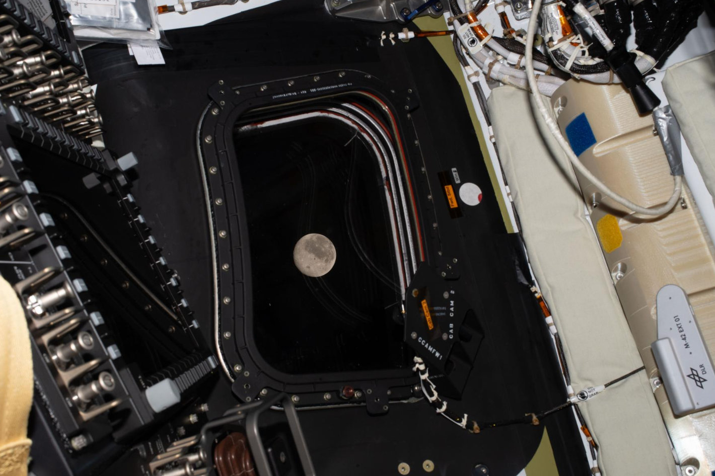 NASA's Artemis II: photographing the far side of the moon