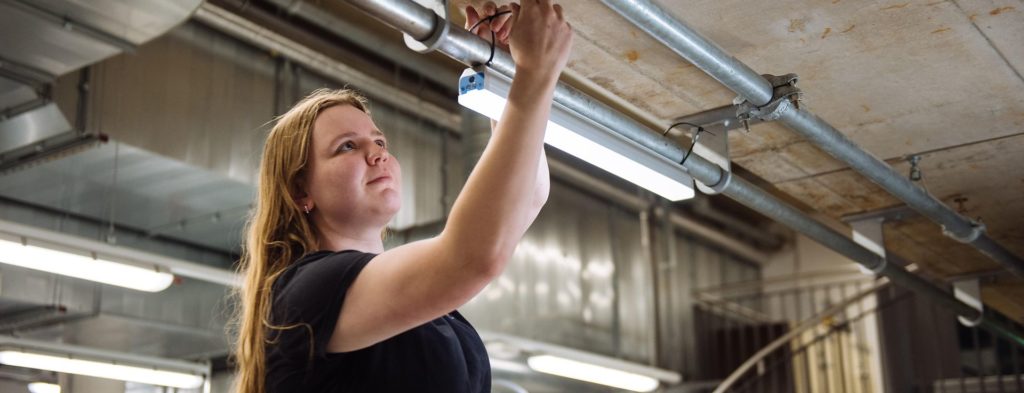 ARRI Unveils The Omnibar LED Lighting Tube 6