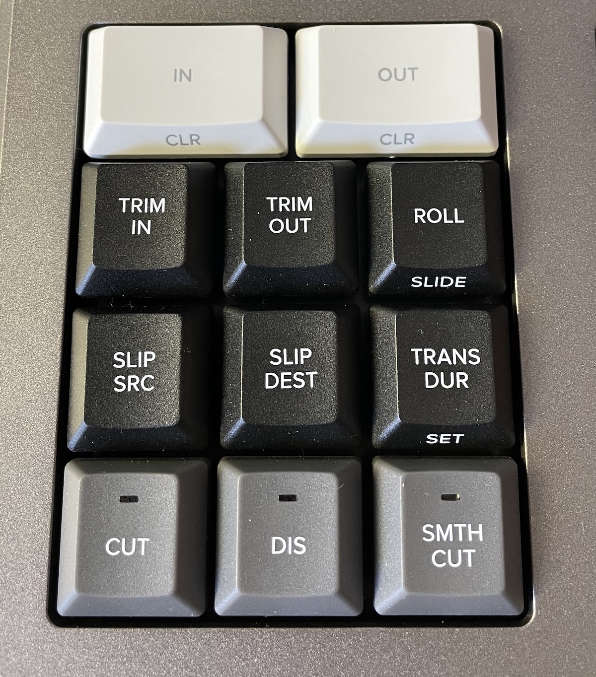 DaVinci Resolve Speed Editor trim buttons