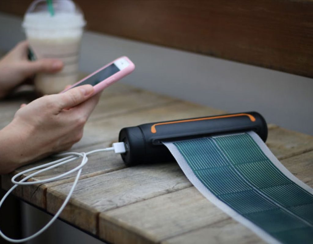 SOUL Solar Scroll: portable energy for smartphone filmmakers