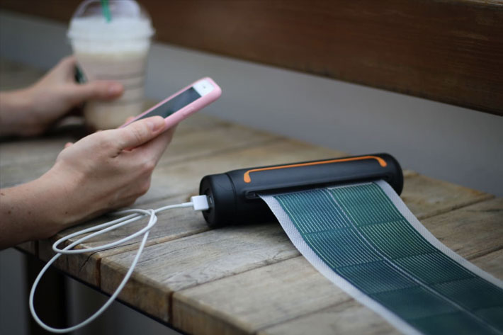 SOUL Solar Scroll: portable energy for smartphone filmmakers