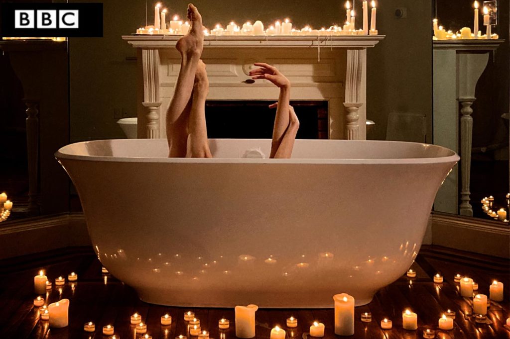 Swan Lake Bath Ballet filmed... in the bathtub