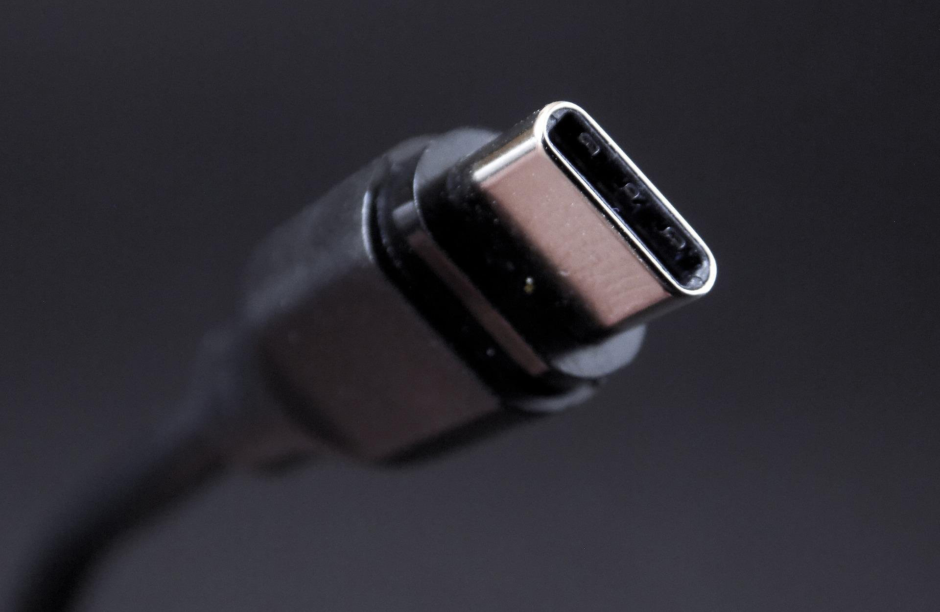 In 2024 all electronic devices sold in Europe must have an USB-C port