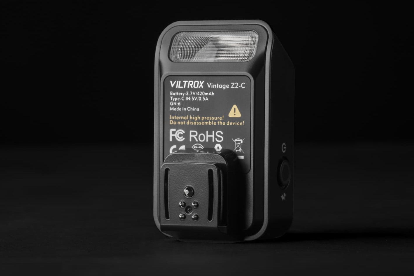 Viltrox Vintage Z2 TTL: a radical on-camera flash
