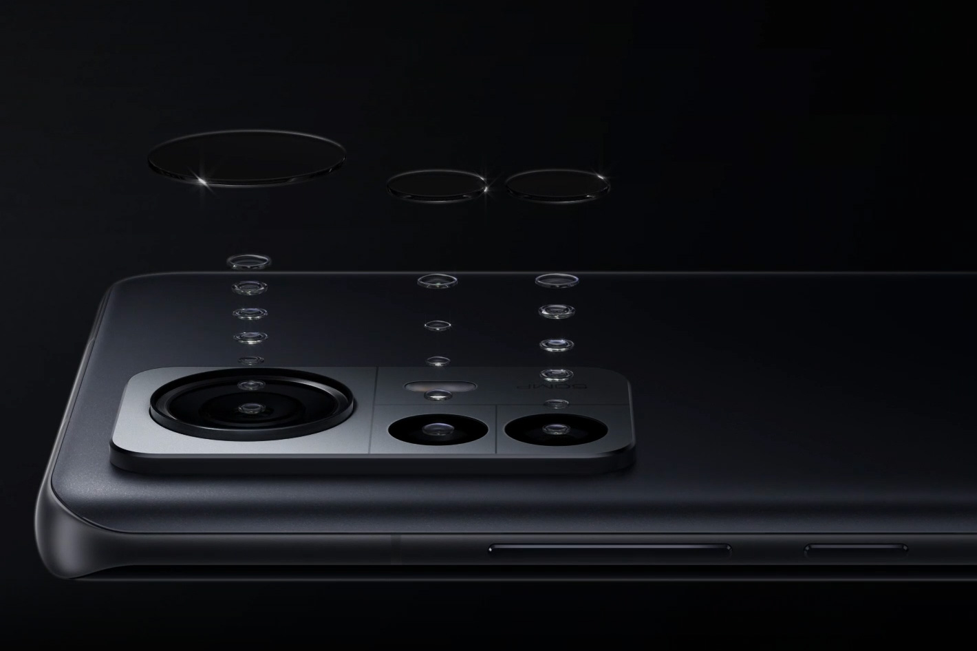 Xiaomi 12 Pro: will the triple 50MP camera array become a standard?