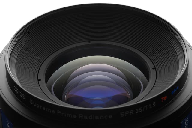 zeiss-supreme-prime-radiance-lenses-product-04-ts-1572876240532-2